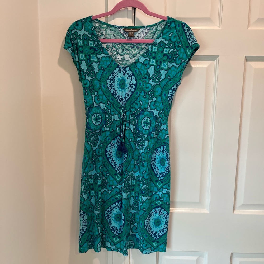 Tommy Bahama Blue and Green Patterned Dress. Size: XXS
